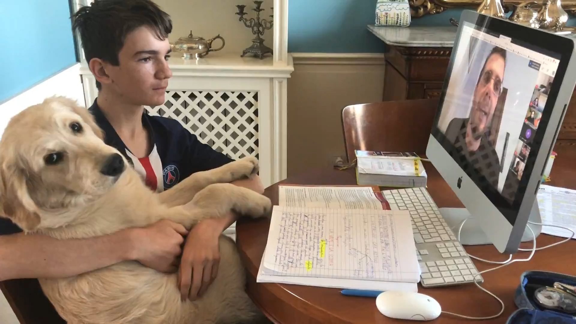 Hoc sinh, sinh vien Italy hoc online khi bi cach ly hinh anh