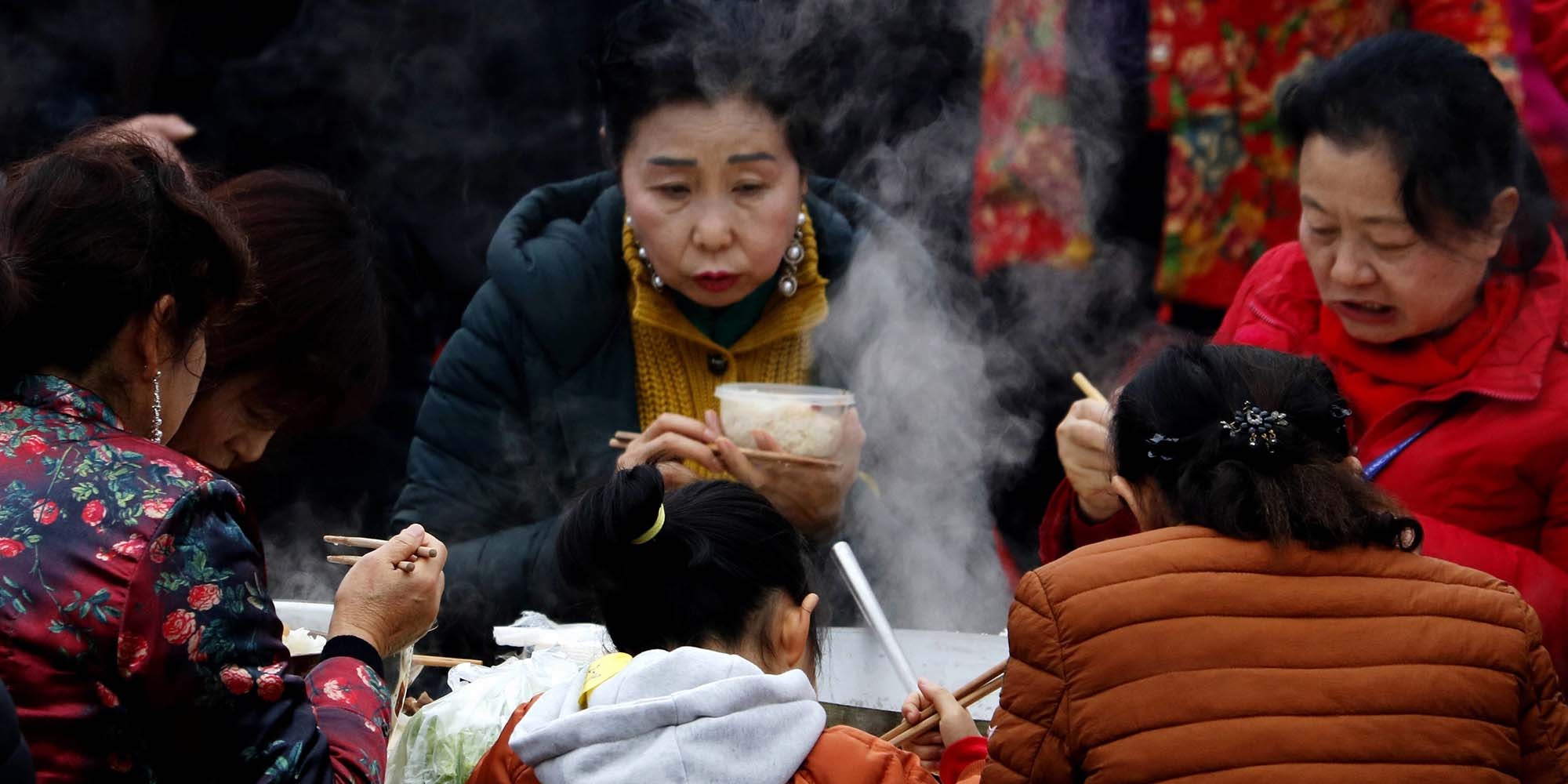 Trung Quốc thay đổi thói quen dùng đũa để hạn chế lây nhiễm dịch bệnh ảnh 1 Trung Quoc thay doi thoi quen dung dua de han che lay nhiem dich benh anh 1