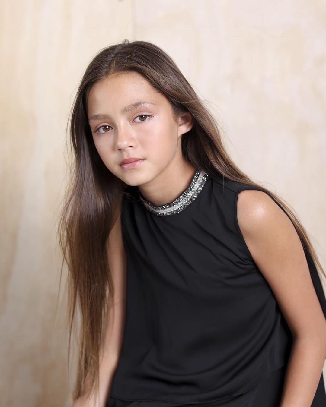 Cặp chị em người mẫu sở hữu vẻ đẹp lạ ảnh 20 Cap chi em nguoi mau so huu ve dep la anh 20