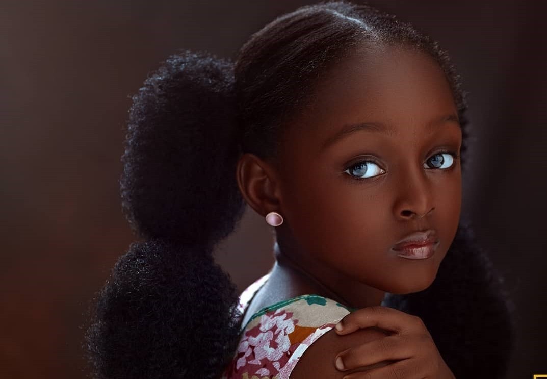 4 be gai khac biet boi tai nang hoac ve ngoai doc nhat hinh anh