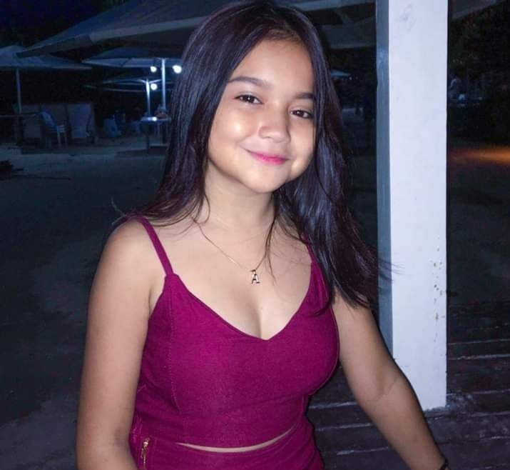 be gai noi tieng nho tai nang va ve ngoai khac biet anh 15