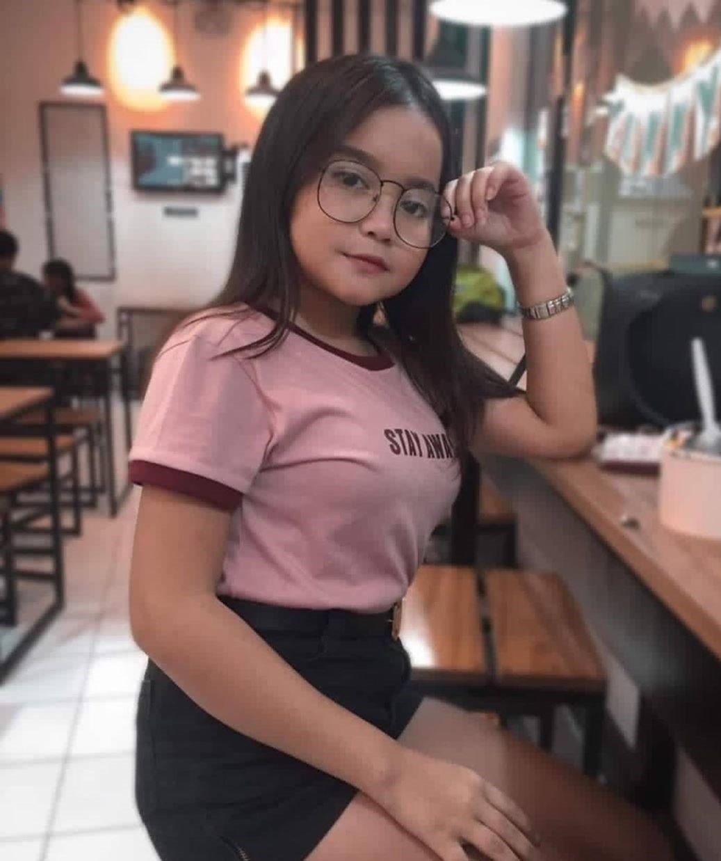 be gai noi tieng nho tai nang va ve ngoai khac biet anh 14