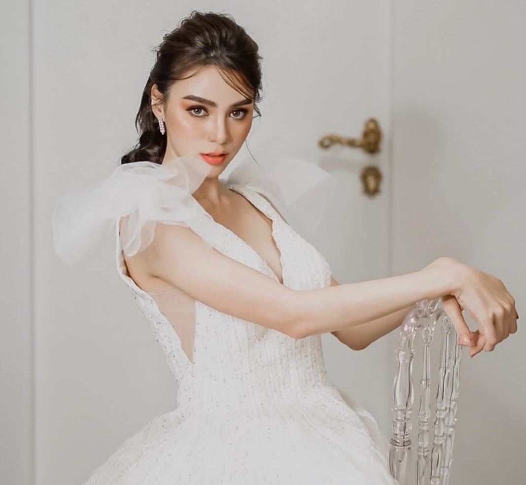 Ve dep khong ti vet cua hot girl lai Thai Thuy Si anh 1