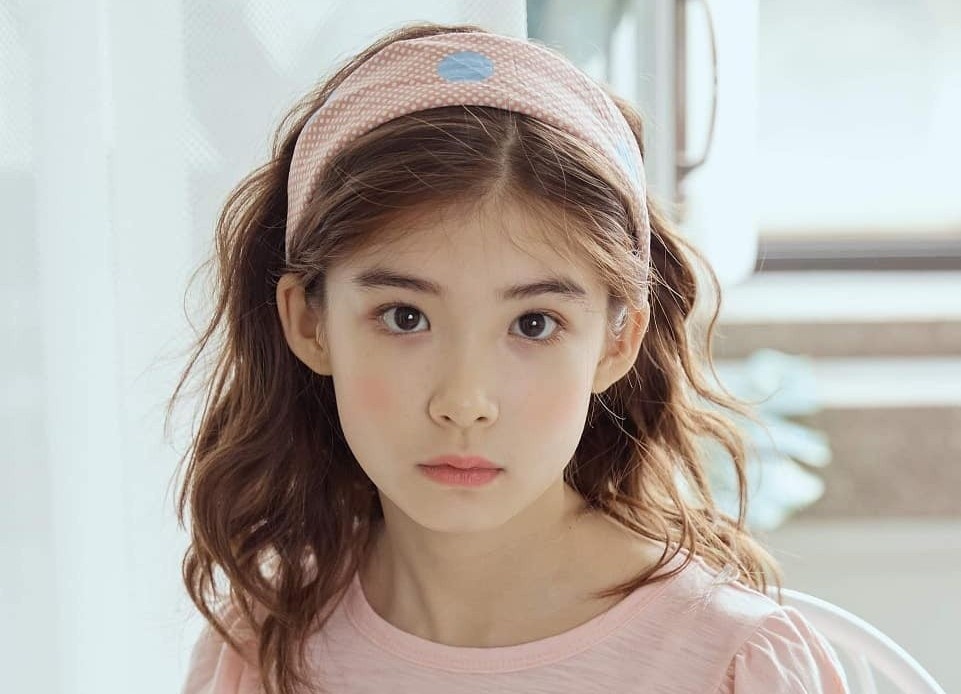 Mau nhi lai Han - Canada tung noi tieng 9 nam truoc gio ra sao? hinh anh