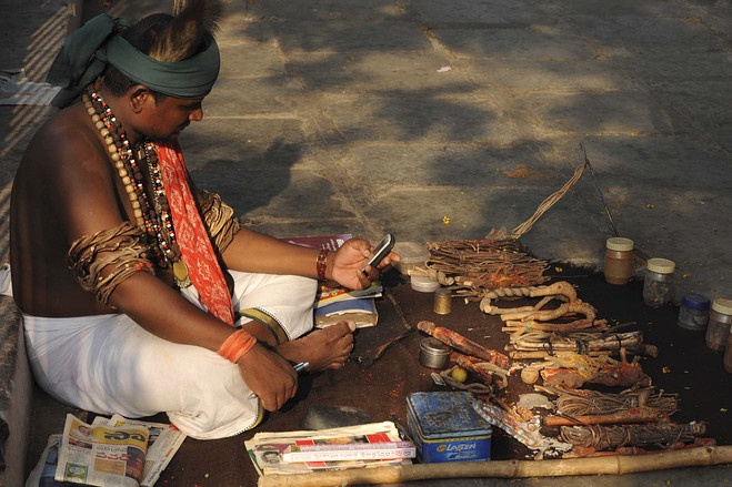 Nguoi An Do do xo di coi boi trong mua dich anh 2