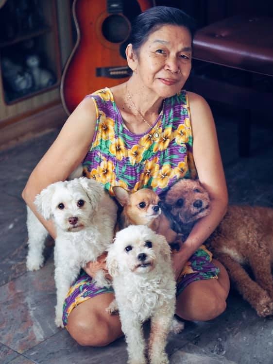 Cu ba tung liet nua mat tro thanh hien tuong mang Thai Lan anh 10