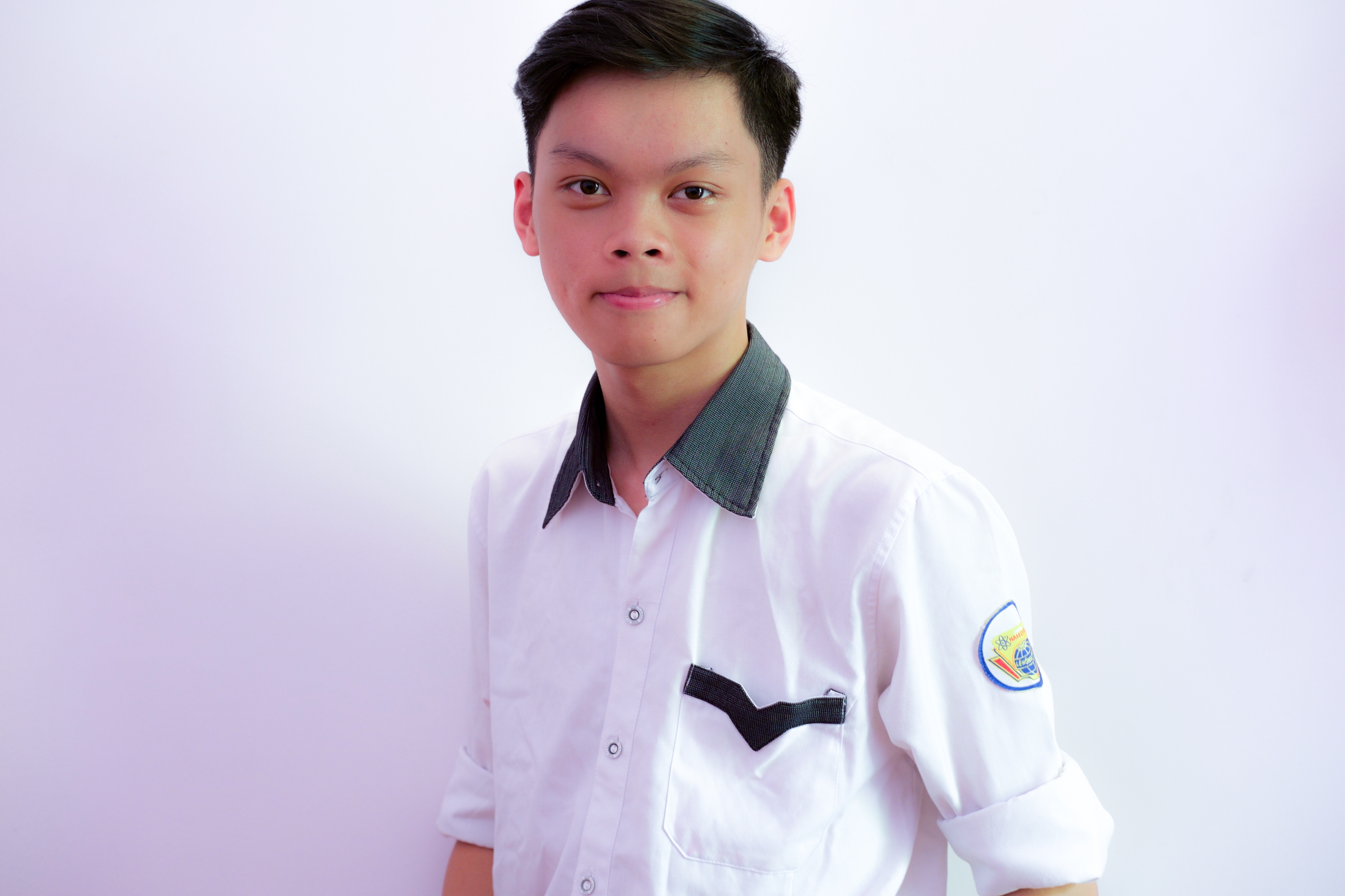 Nam sinh sang tao hieu ung tren mang de an mung truong tron 100 tuoi anh 1