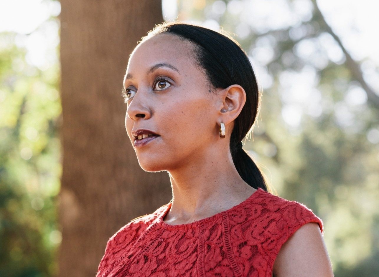 Co gai mu va diec dau tien tot nghiep truong Luat Harvard hinh anh