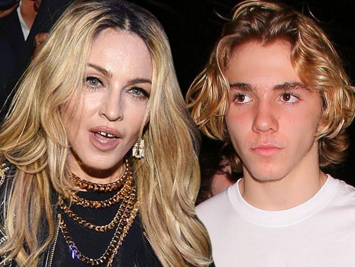 Con trai cua Madonna noi loan bi bat vi can sa anh 7