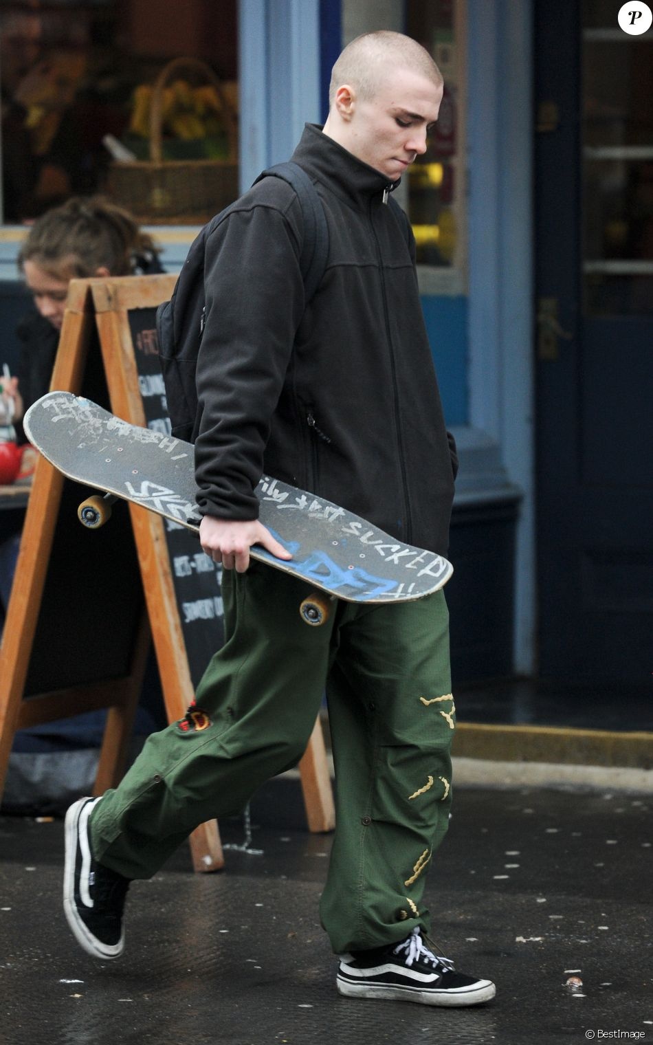 Con trai cua Madonna noi loan bi bat vi can sa anh 6