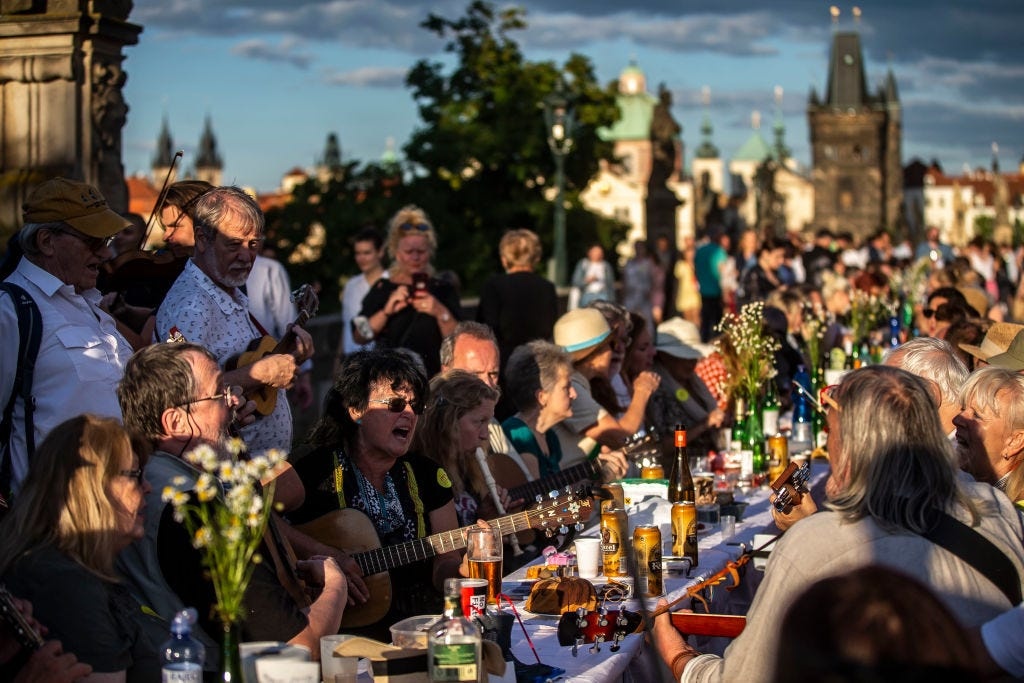 Cong hoa Czech lam ban tiec dai hon 500 m mung lenh do phong toa anh 3