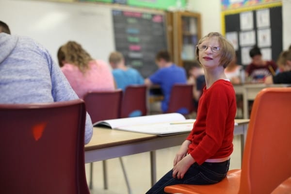 Nghị lực 12 năm chiến đấu với bệnh tật của của cô bé tí hon  ảnh 9 Nghi luc 12 nam chien dau voi benh tat cua cua co be ti hon anh 9