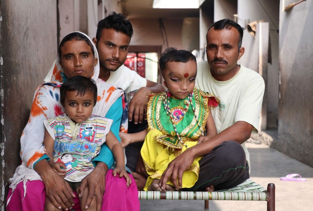 So phan cua nhung dua tre duoc ton lam than song tu nho anh 1