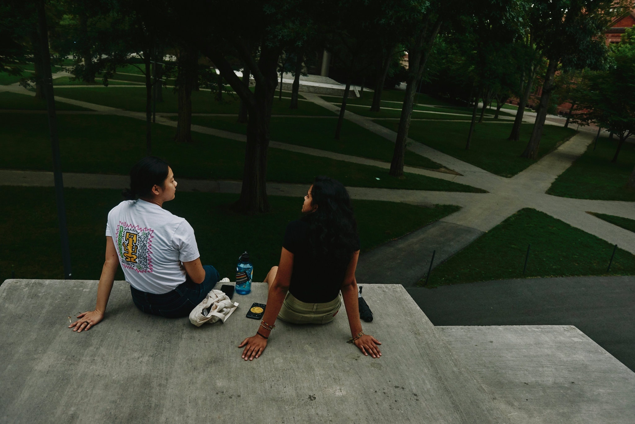 Sinh vien Harvard chat vat khi truong dong cua khuon vien anh 1