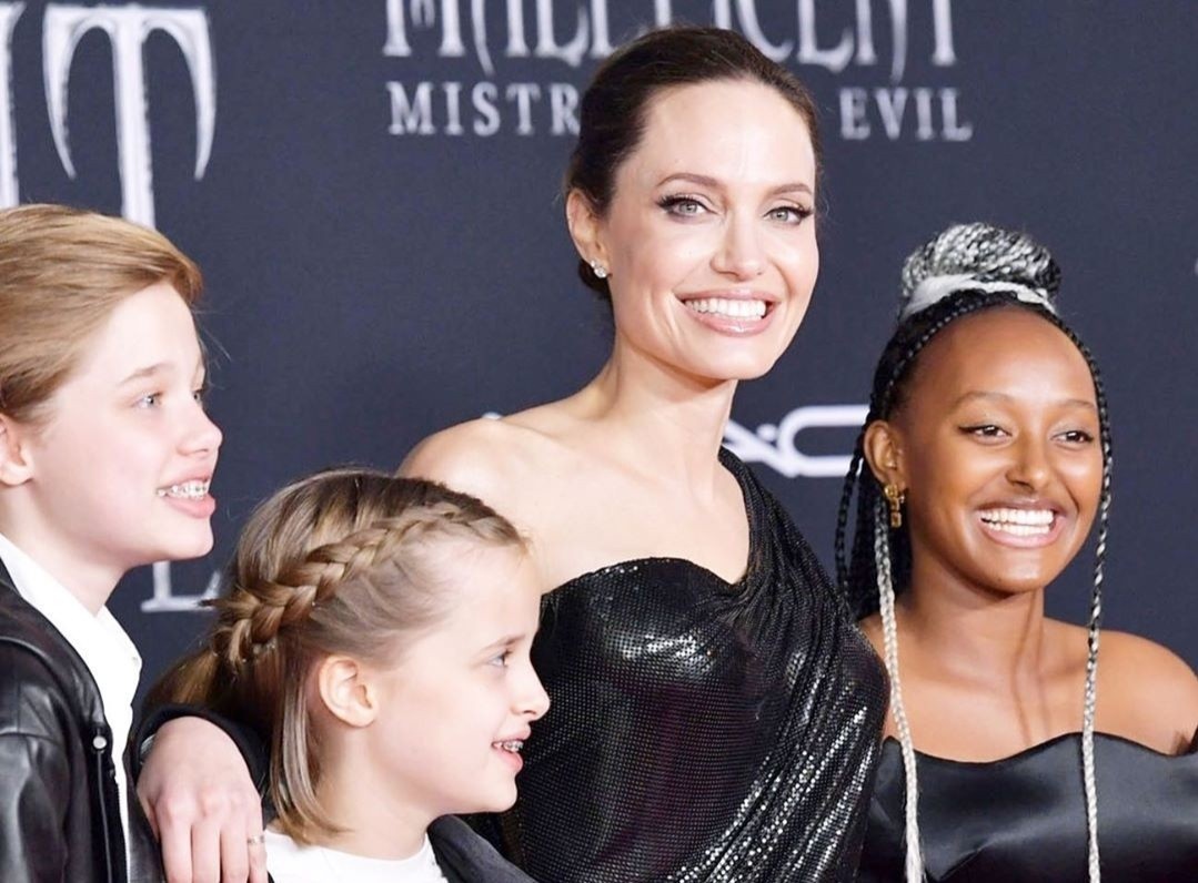 6 con cua Angelina Jolie deu hoc truong danh tieng hinh anh