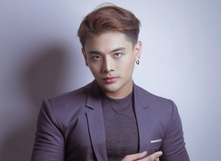 TikToker o TP.HCM bi chi trich vi moi 200 khach du tiec giua dich hinh anh