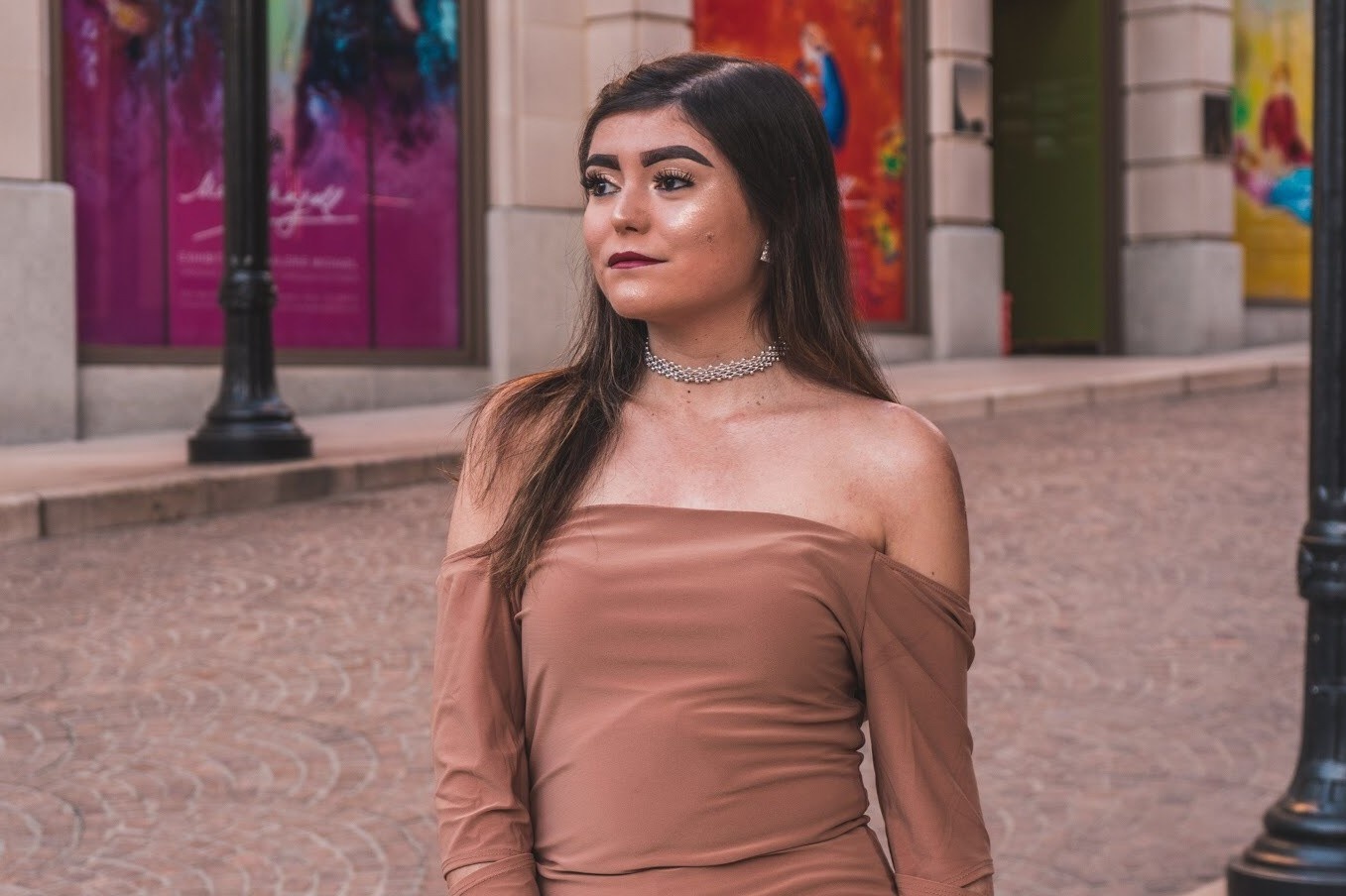 Co gai mac hoi chung ‘lan da canh buom’ bi miet thi ngoai hinh hinh anh