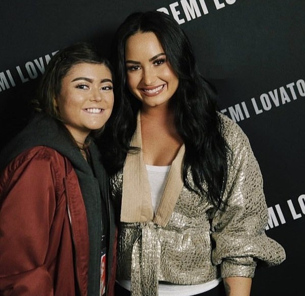 Co gai mac hoi chung lan da canh buom anh 5