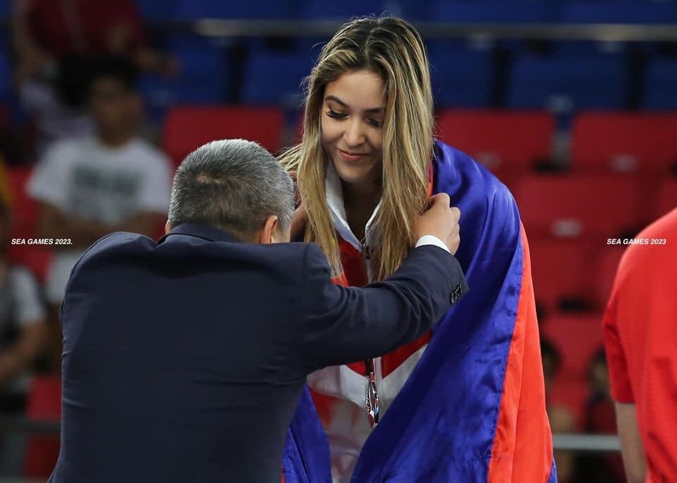 hot girl vo thuat co guong mat Barbie than hinh sieu mau anh 7