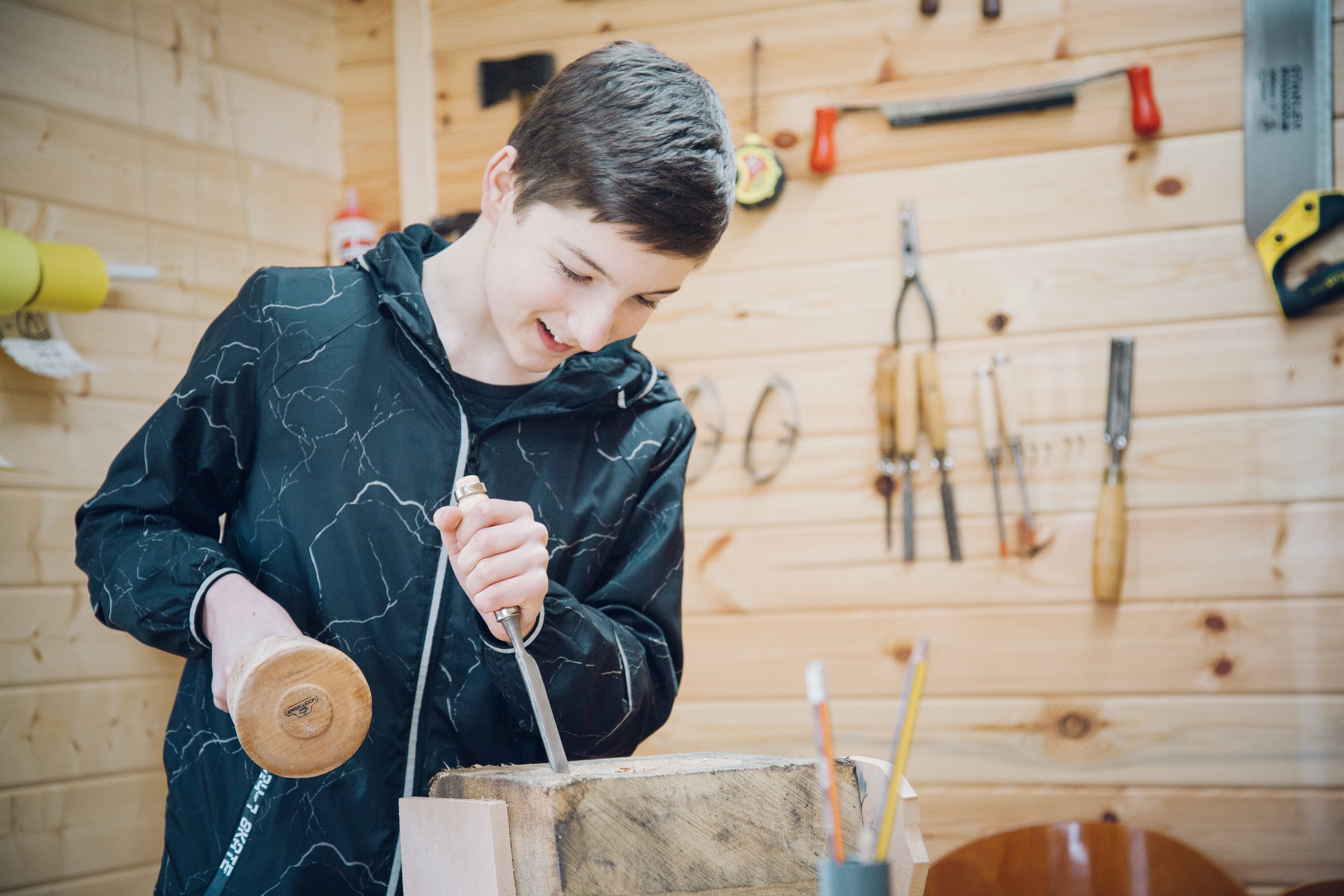 Ngoi truong danh cho tre em bi bat nat tai Anh anh 6