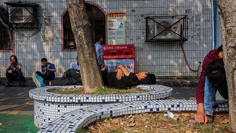 Thanh nien Trung Quoc chan nan voi cuoc song o thanh pho lon anh 2