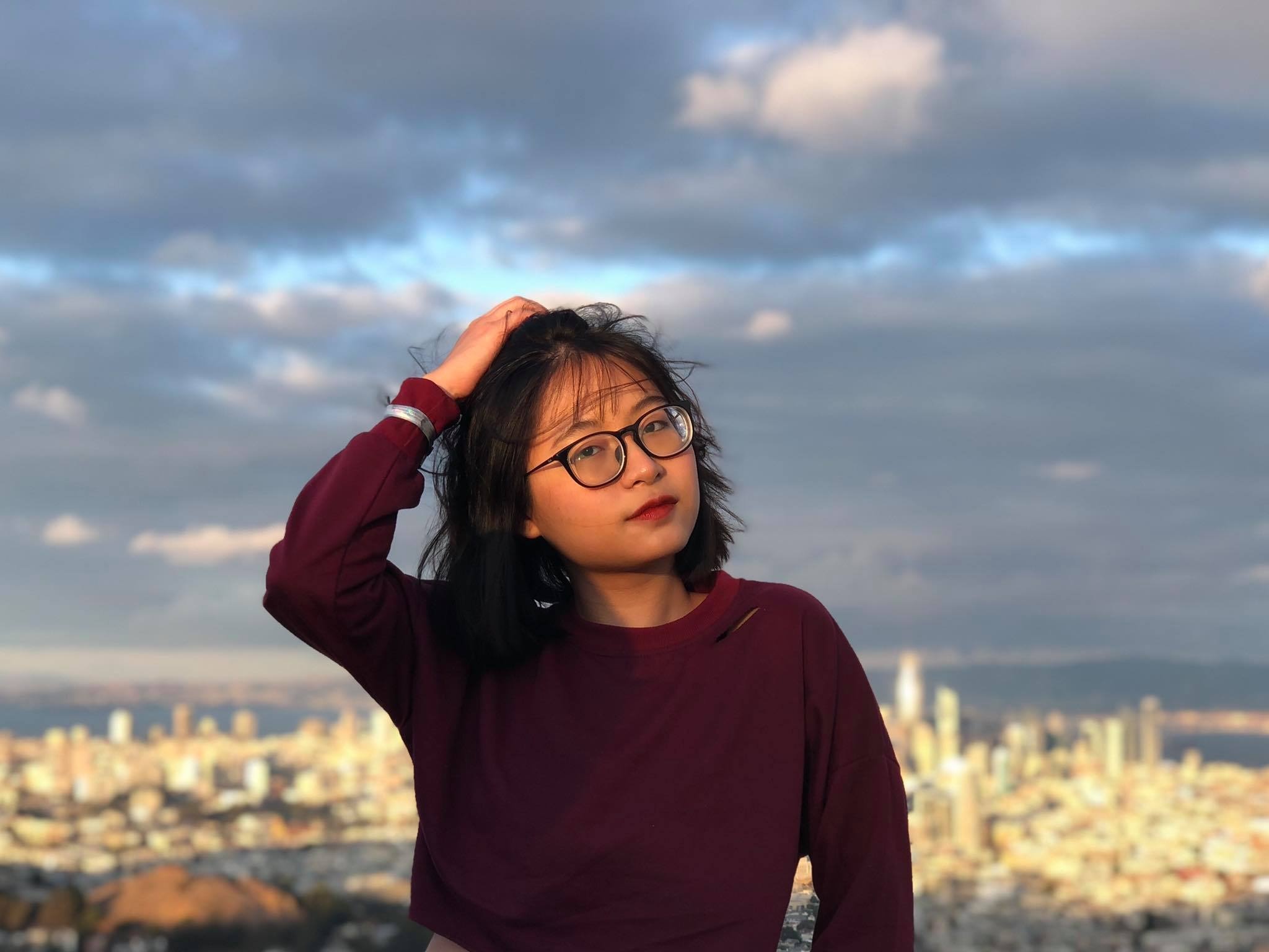 Nu sinh gianh hoc bong khung anh 3