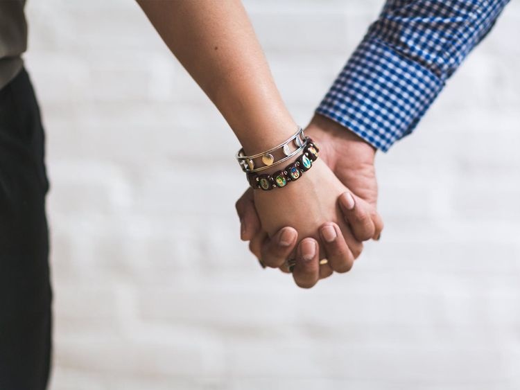 Chang trai noi doi bi nhiem Covid-19 de bo tron voi tieu tam anh 1