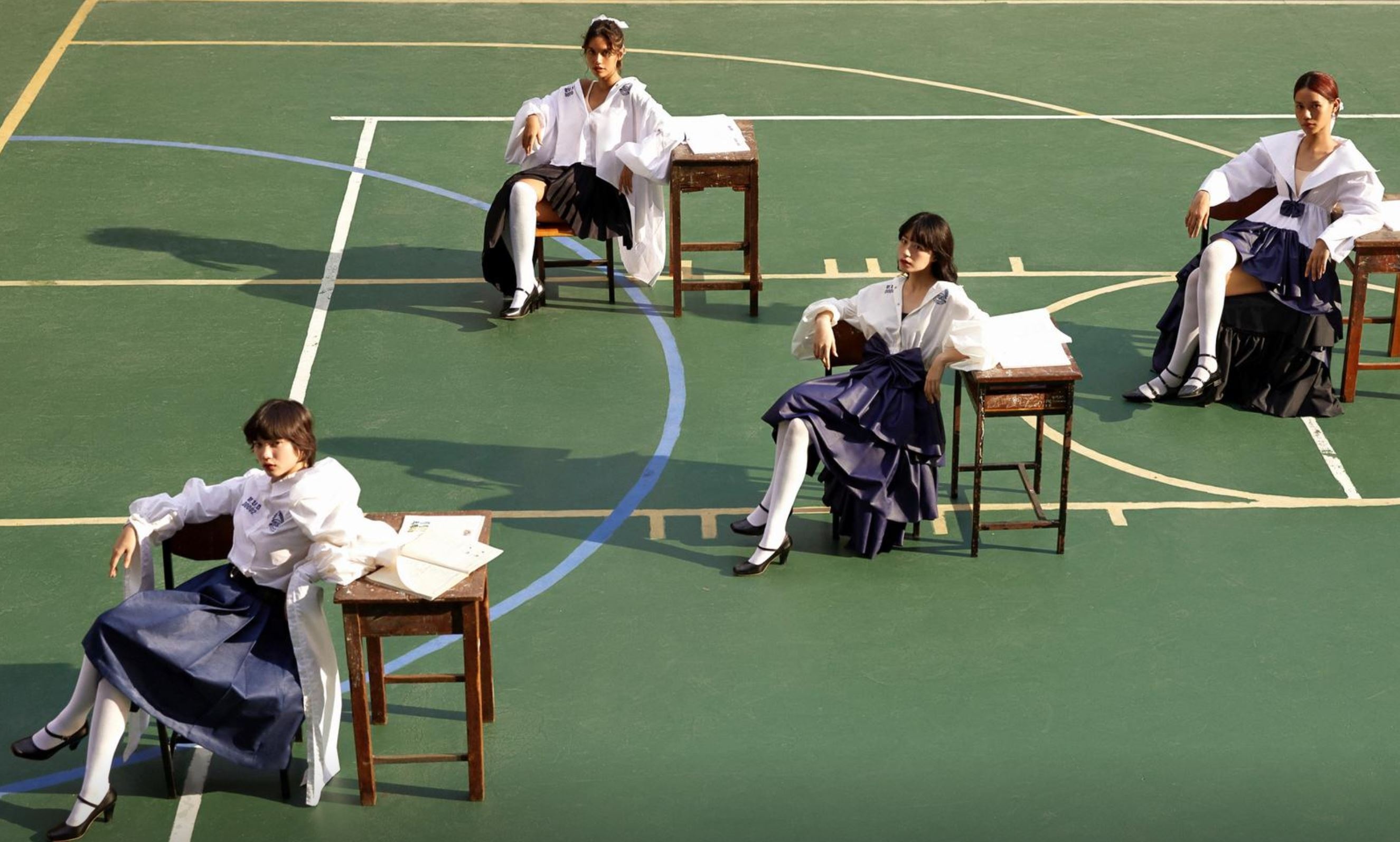 Chang trai thiet ke dong phuc pha vo quy tac o Thai Lan anh 4