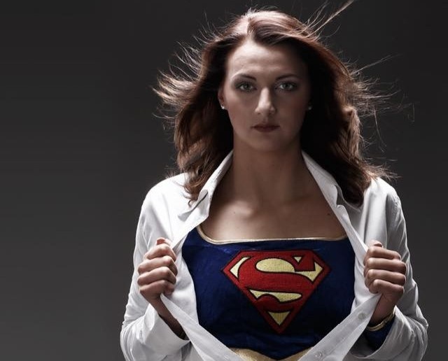 Nhan sac cua 5 nu VDV nem dia hinh anh