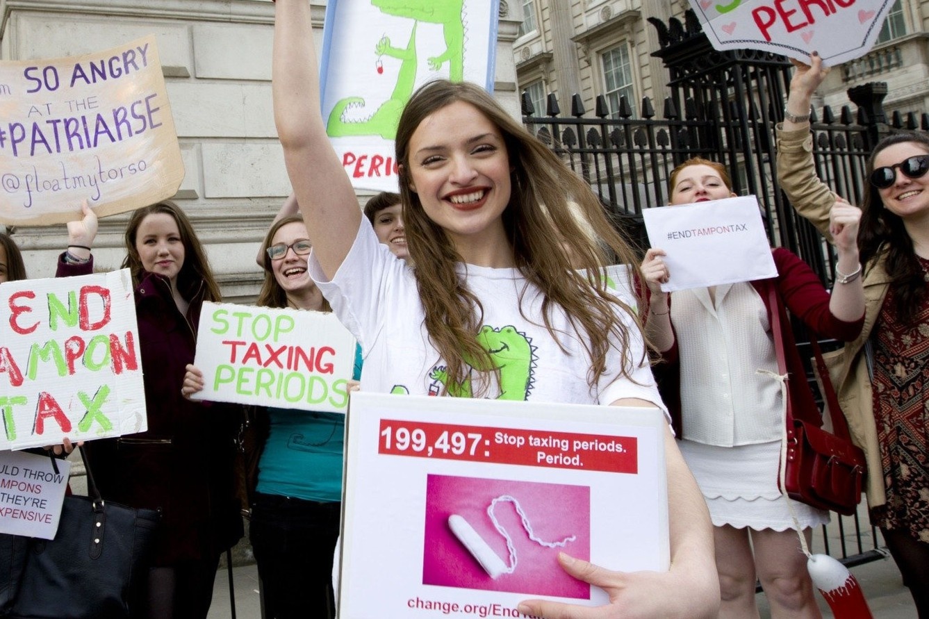 Phu nu Anh vui mung khi chinh phu bo ‘thue bang ve sinh’ hinh anh