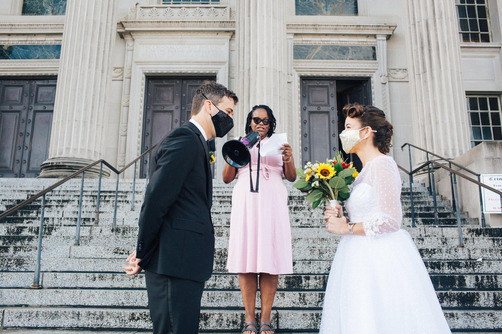 To chuc dam cuoi o 2 thanh pho trong mot ngay vi dich anh 6