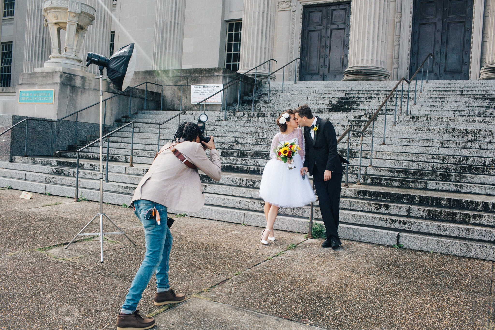 To chuc dam cuoi o 2 thanh pho trong mot ngay vi dich anh 1