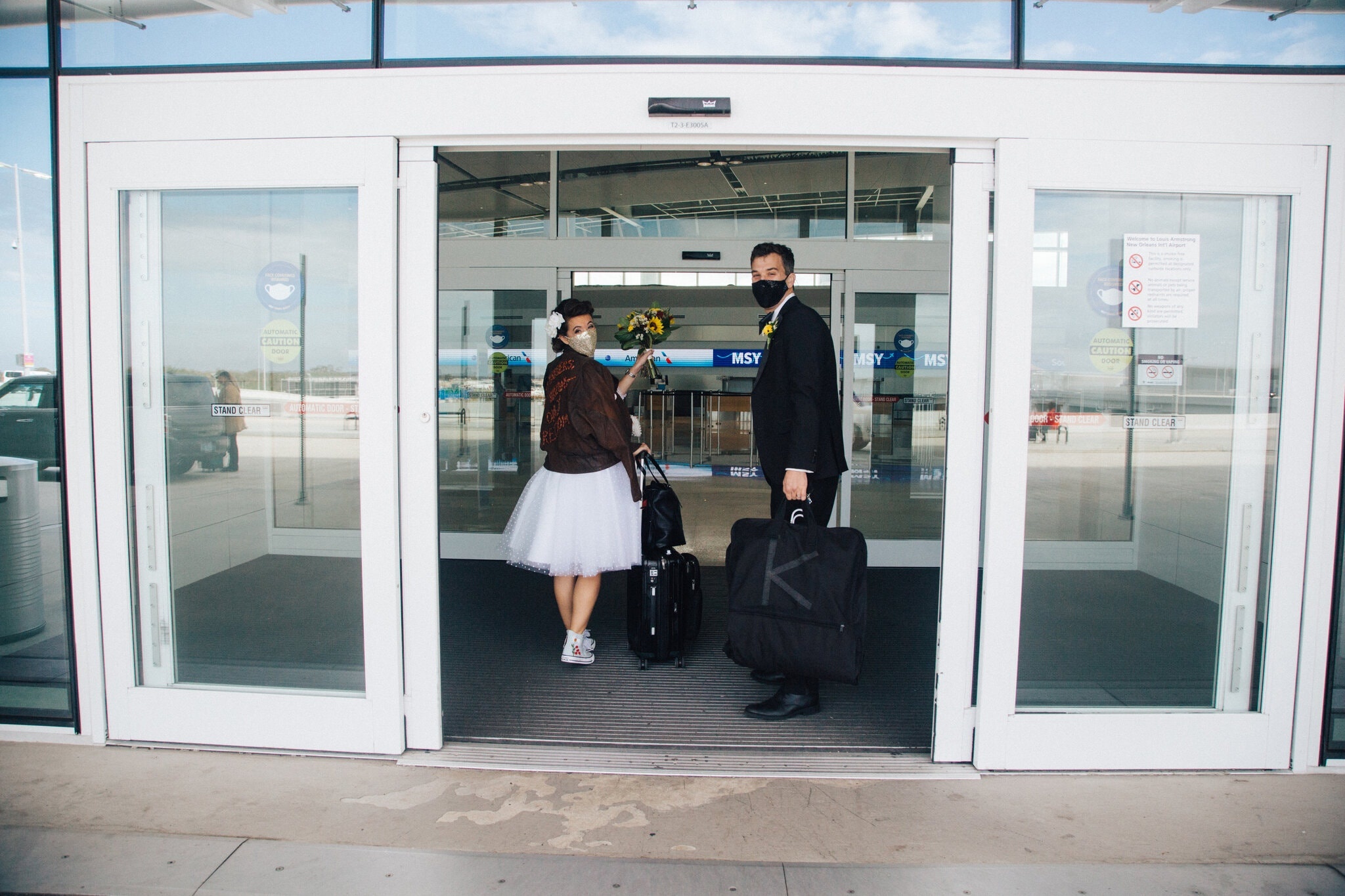 To chuc dam cuoi o 2 thanh pho trong mot ngay vi dich anh 9