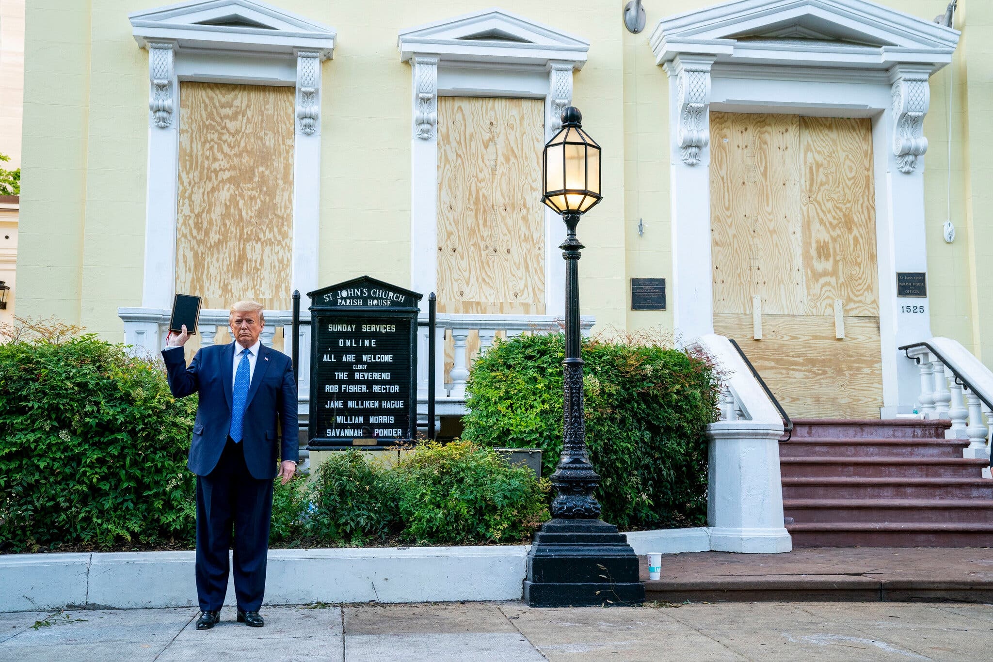 cong viec chup anh cho ong Trump anh 9