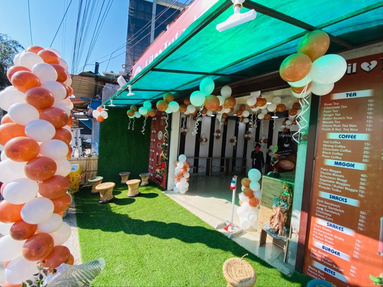 Quán cà phê Ấn Độ giúp khách hàng quên đi người yêu cũ ảnh 2 Quan ca phe An Do giup khach hang quen di nguoi yeu cu anh 2