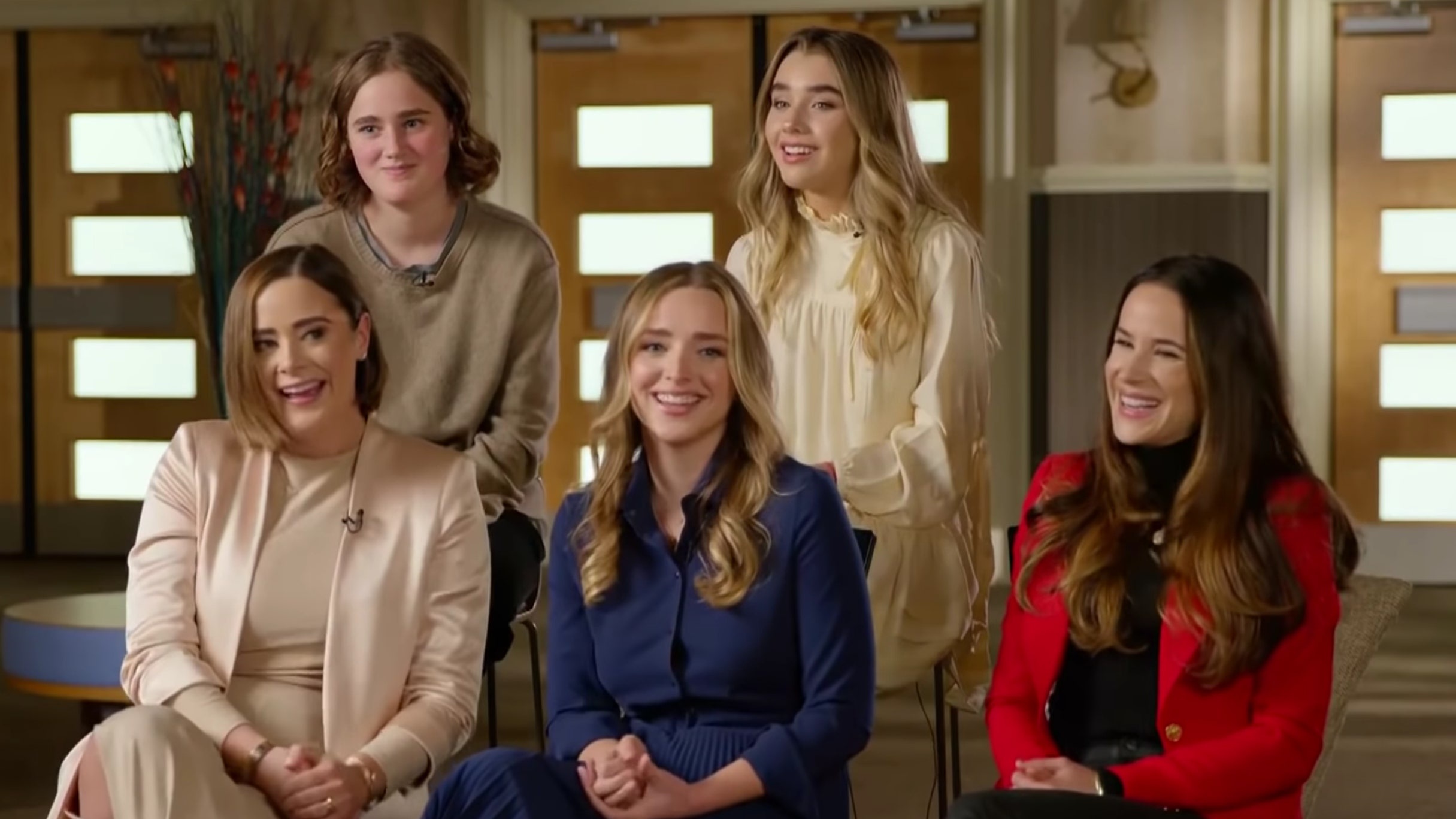 Con cháu ông Biden ngưỡng mộ Malia và Sasha Obama ảnh 2 Con chau ong Biden nguong mo Malia va Sasha Obama anh 2