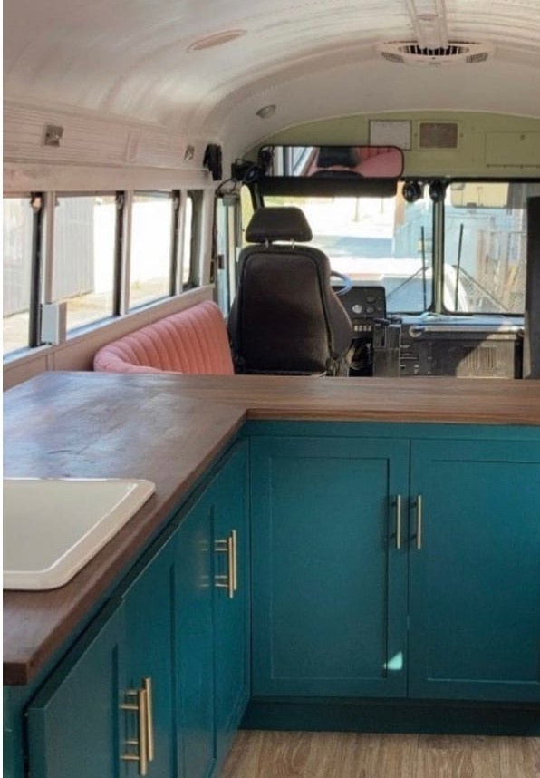 biến xe buýt cũ gần 40 tuổi thành căn nhà mơ ước ảnh 6 bien xe buyt cu gan 40 tuoi thanh can nha mo uoc anh 6