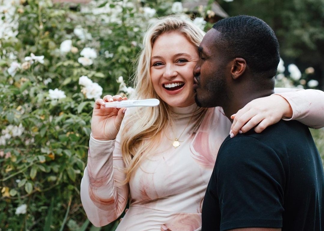 Cac ba bau showbiz thu loi tu hop dong quang cao hinh anh