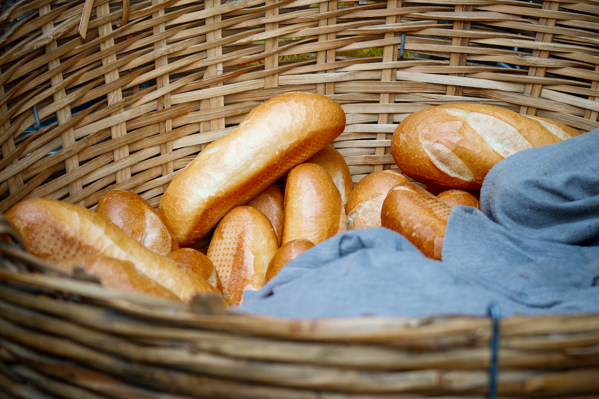 Tiệm bánh mì Bảy Hổ 80 năm ảnh 3 Tiem banh mi Bay Ho 80 nam anh 3