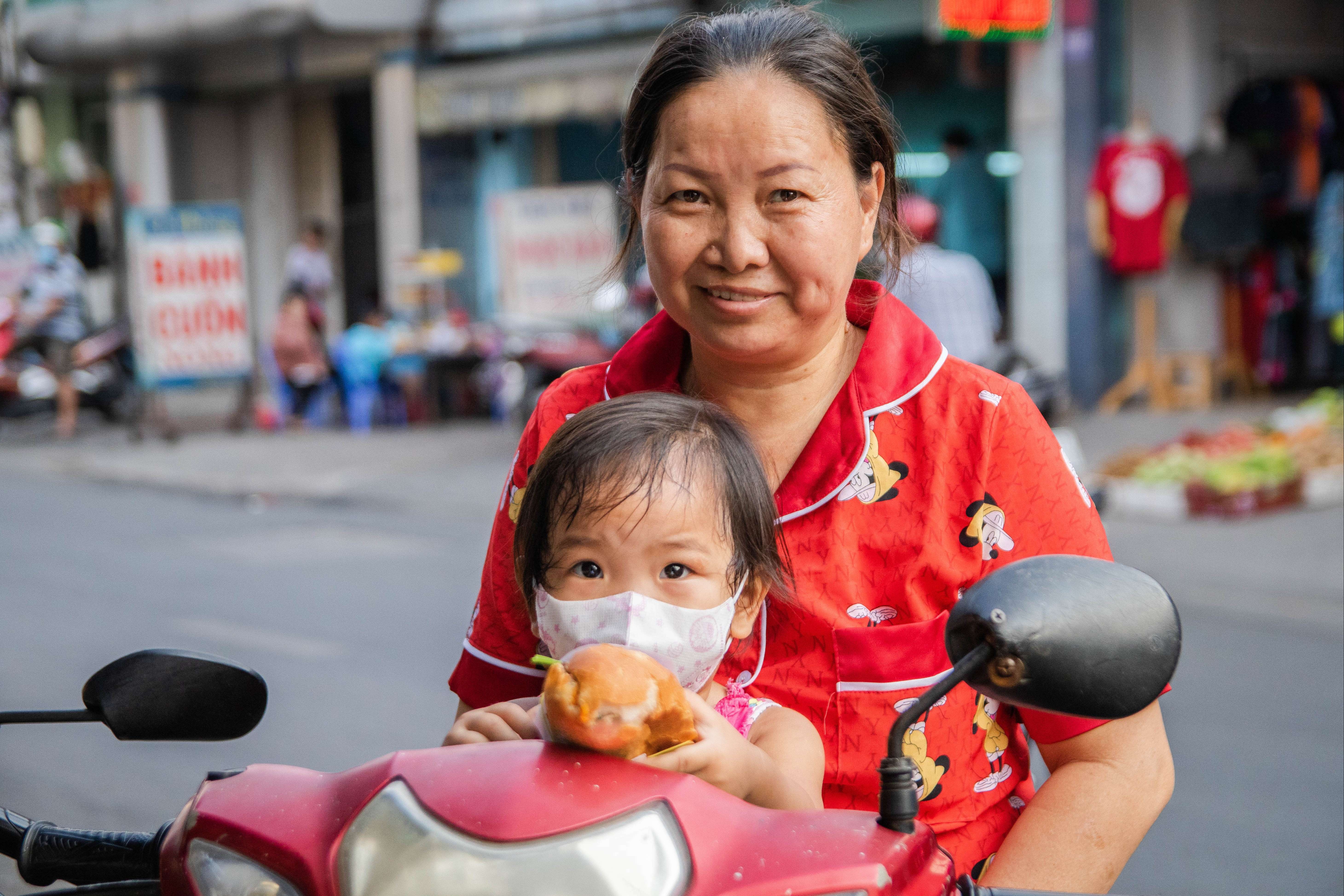 Bánh mì Bà Tàu 45 năm nổi tiếng tại TP.HCM ảnh 7 Banh mi Ba Tau 45 nam noi tieng tai TP.HCM anh 7