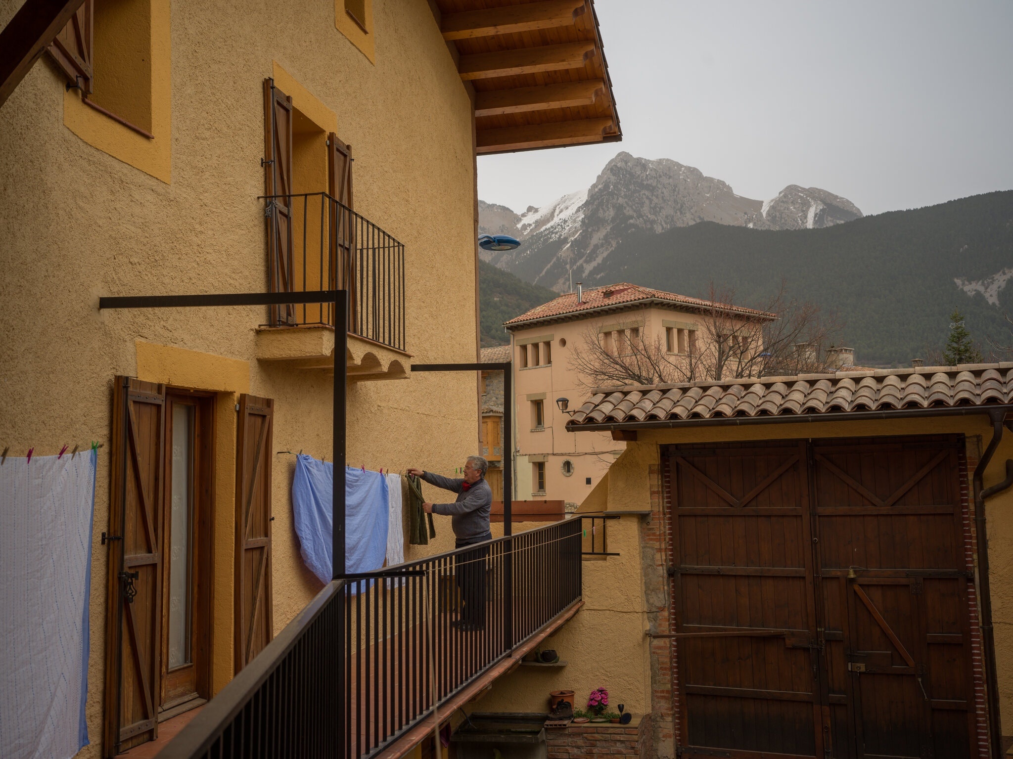 Ngoi lang bi lang quen o Tay Ban Nha anh 3