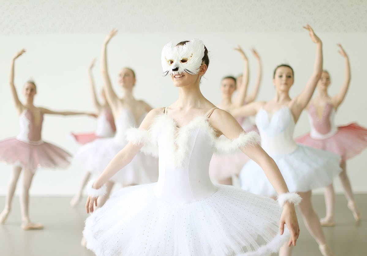 vu cong ballet giu than hinh thanh manh anh 4