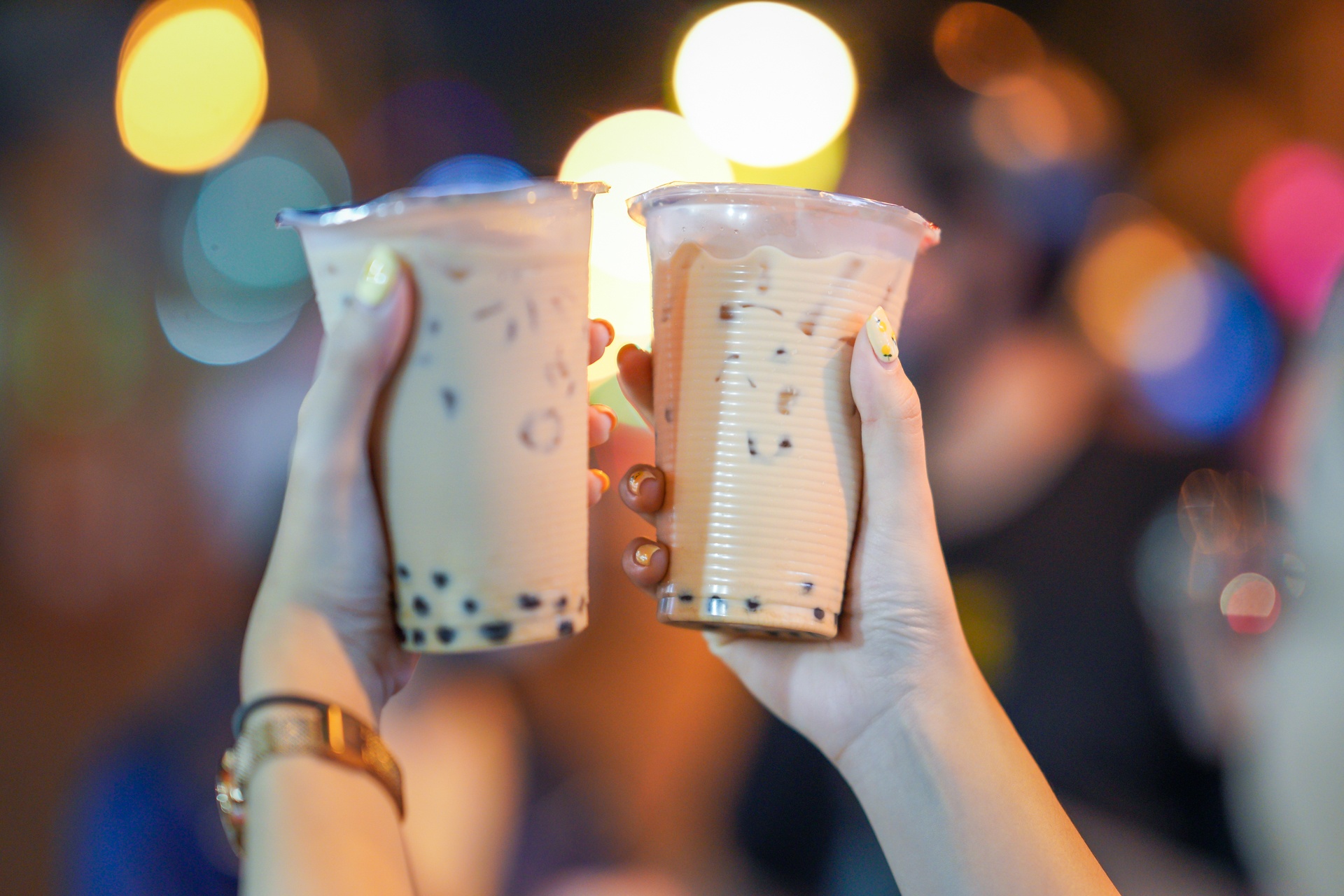 Xep hang doi nua tieng de mua tra sua anh 6