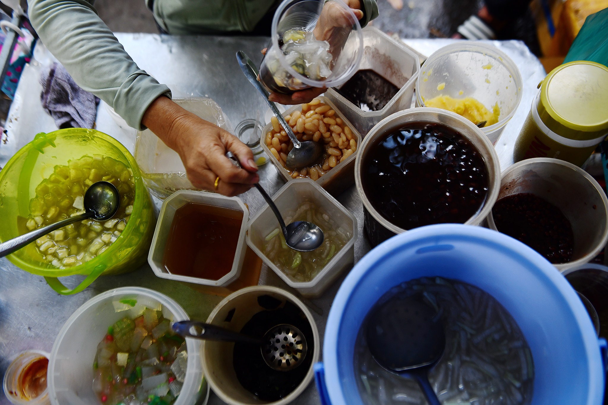 Xe chè Dương Quá hút khách tại TPHCM ảnh 6 Xe che Duong Qua hut khach tai TPHCM anh 6