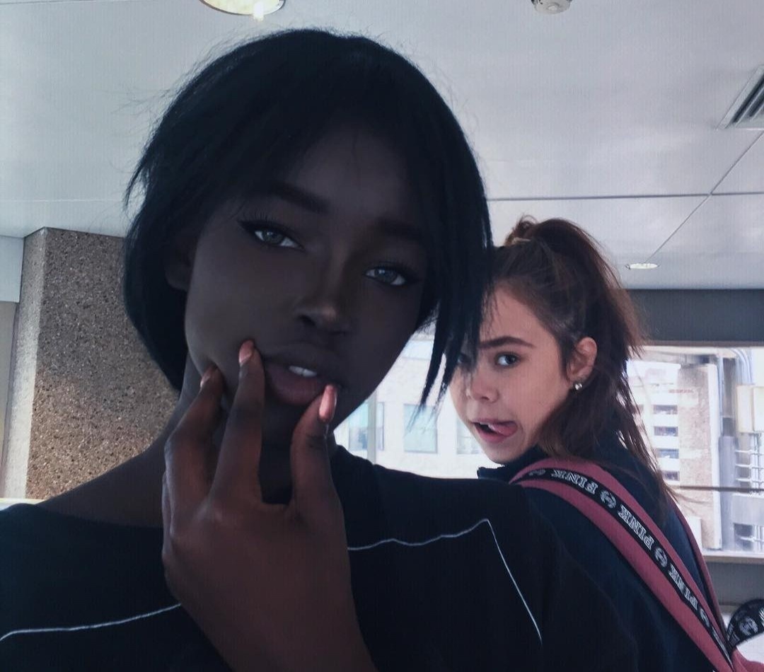 Co gai My duoc menh danh la bup be Barbie da mau anh 4