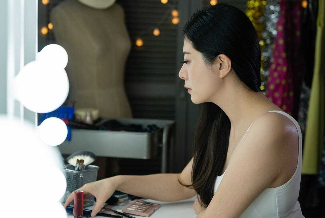 Bi goi la ke gay roi khi chong lai phan biet gioi tinh hinh anh