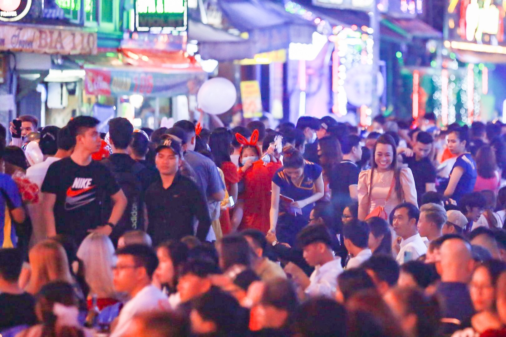 quen deo khau trang anh 1