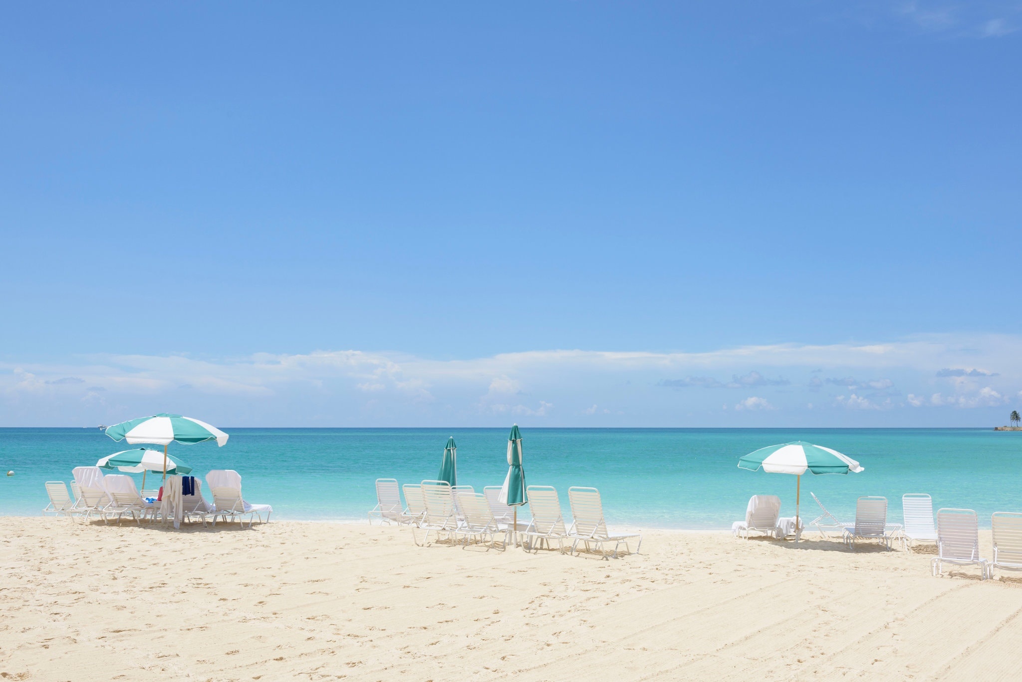 Nhung nguoi da duoc tiem vaccine do xo den dao Caribe nghi mat anh 5