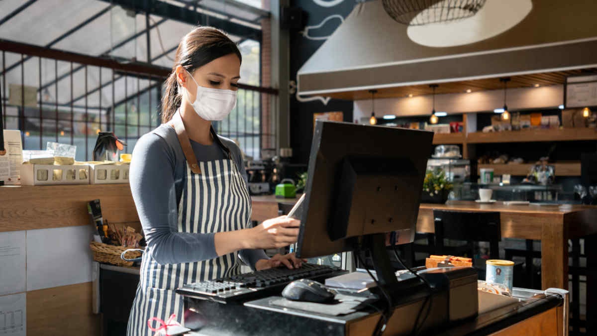 Ac mong Covid-19 khien hang loat nhan vien nha hang bo nghe anh 2