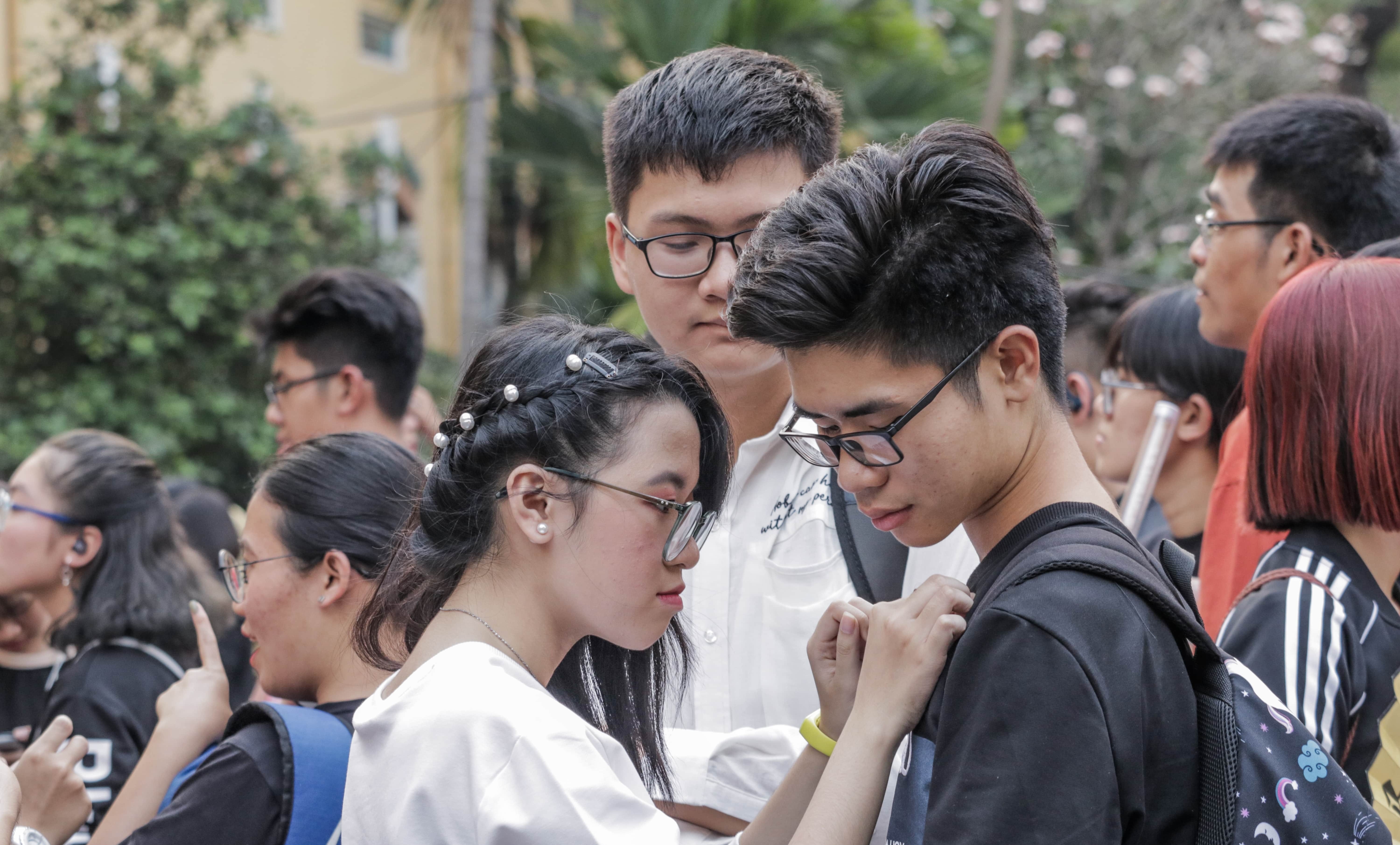 Mua chia tay thoi ao trang khong tron ven cua hoc sinh cuoi cap anh 3